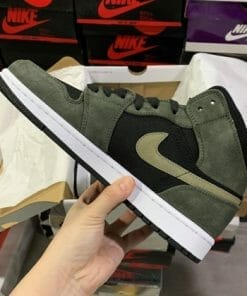 Alternative view of Air Jordan 1 Mid Army Green Style