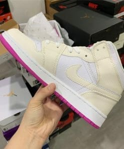 Alternative view of Air jordan 1 Colorful Powder Chameleon